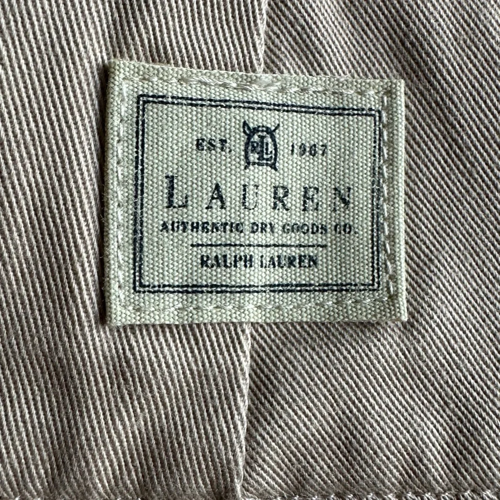 Lauren Ralph Lauren | Womens Size 2P Kakhi Gold Buttons High Rise Bermuda Shorts
